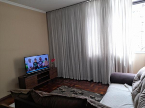 Apartamento confortável a 1 quadra do Parque das Águas